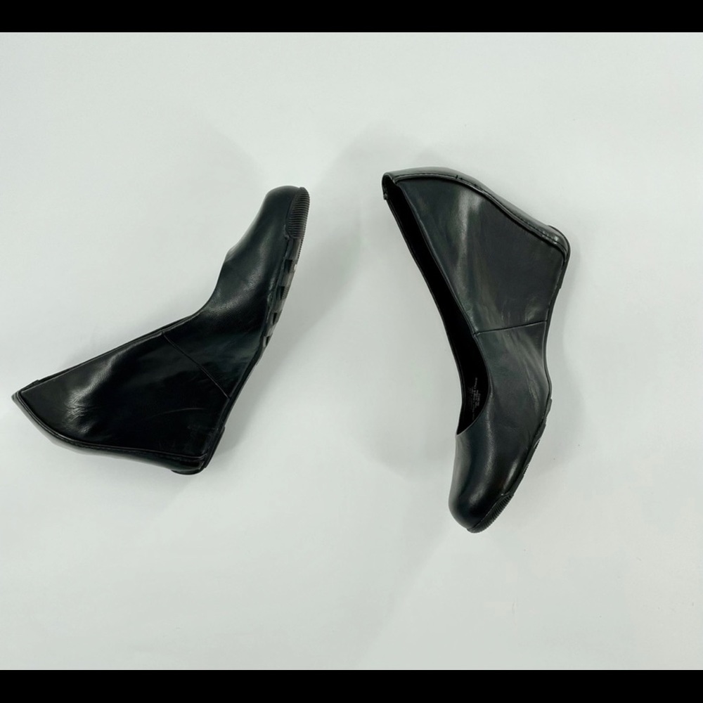 Kenneth Cole “Did You Tell” Black Leather Hidden Comfort Wedges Size 8M